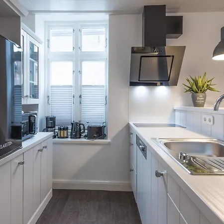 Apartmenthaus Theodor Storm Daemmerstunde * Husum (Schleswig-Holstein)